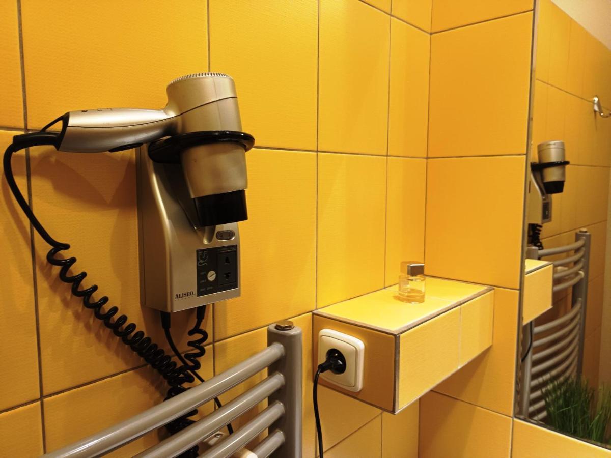 Deluxe Double or Twin Room with Pool Access