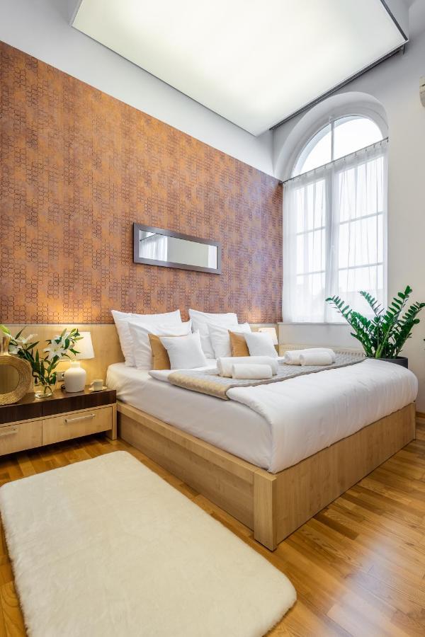 King Room,1375461569:JPEG