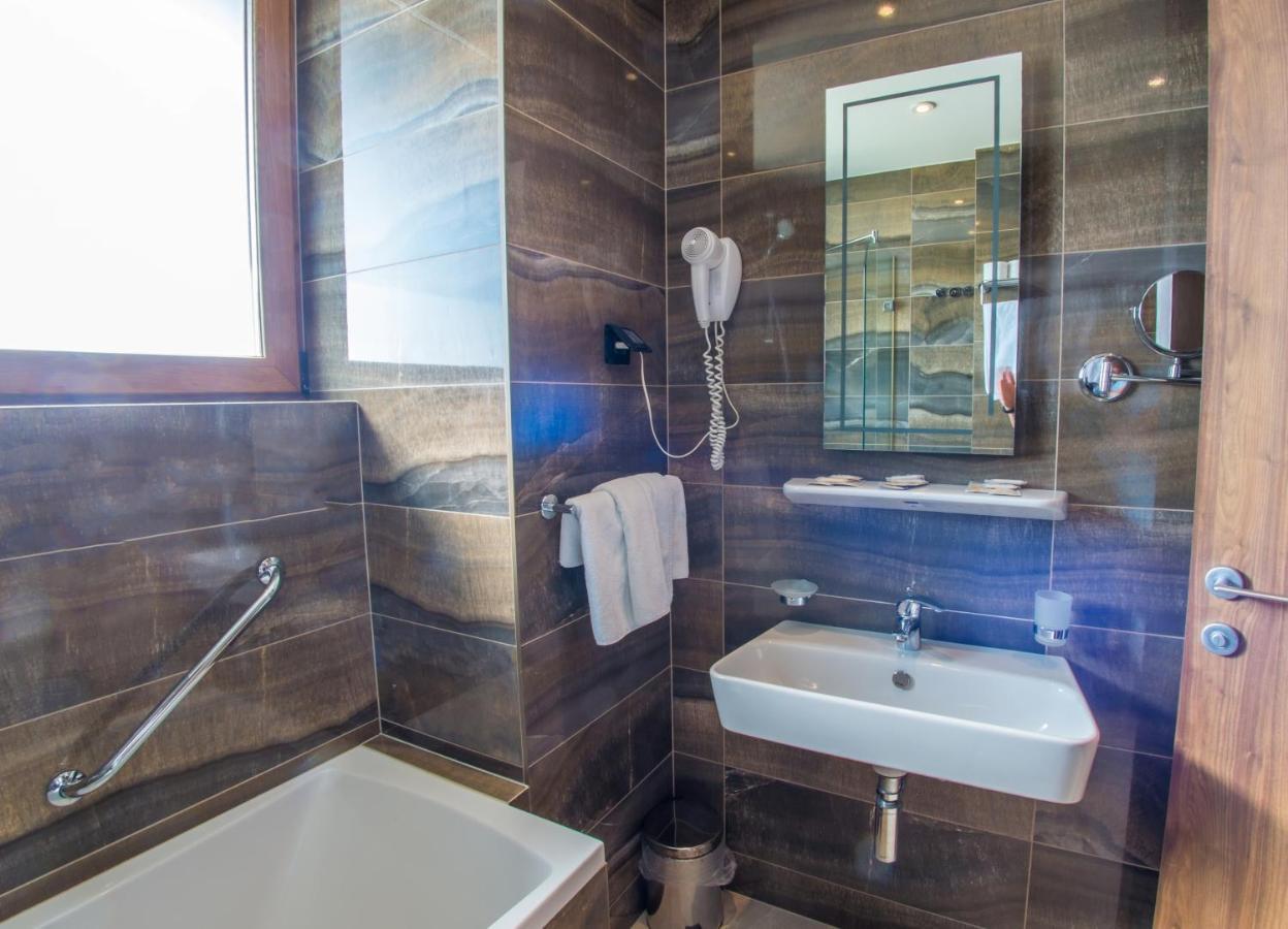 Luxury Triple Room