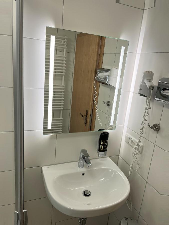 Kleines Doppelzimmer mit Balkon