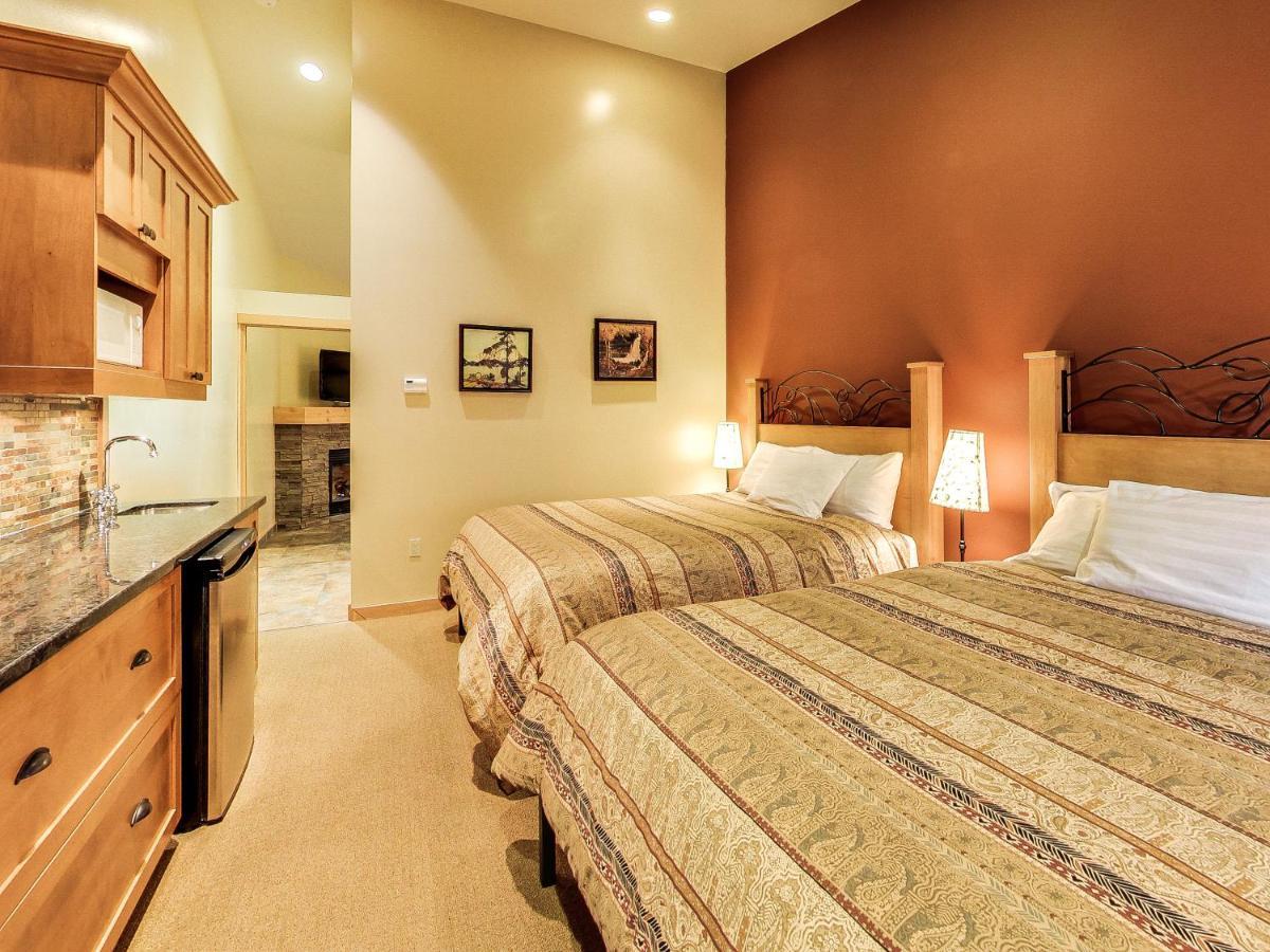 Standard Double Suite