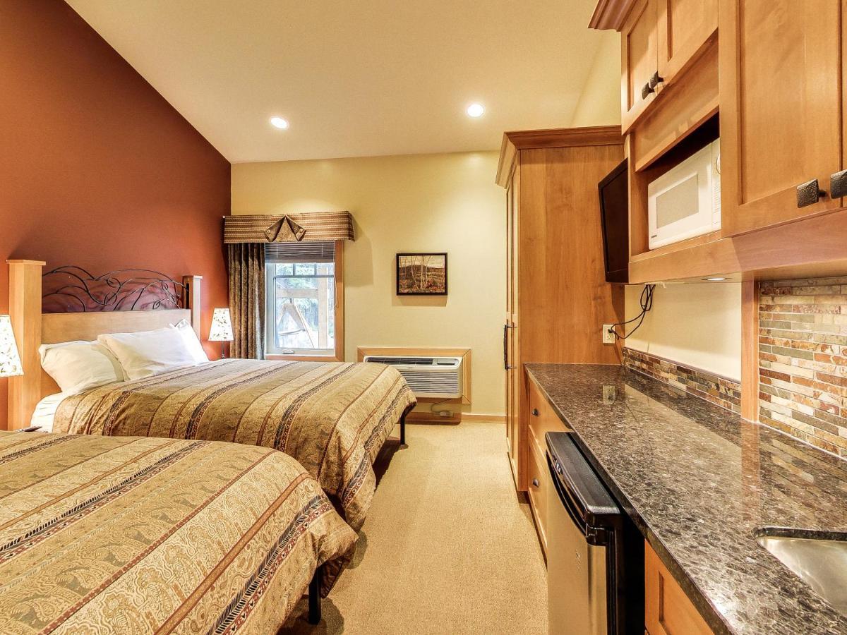 Standard Double Suite