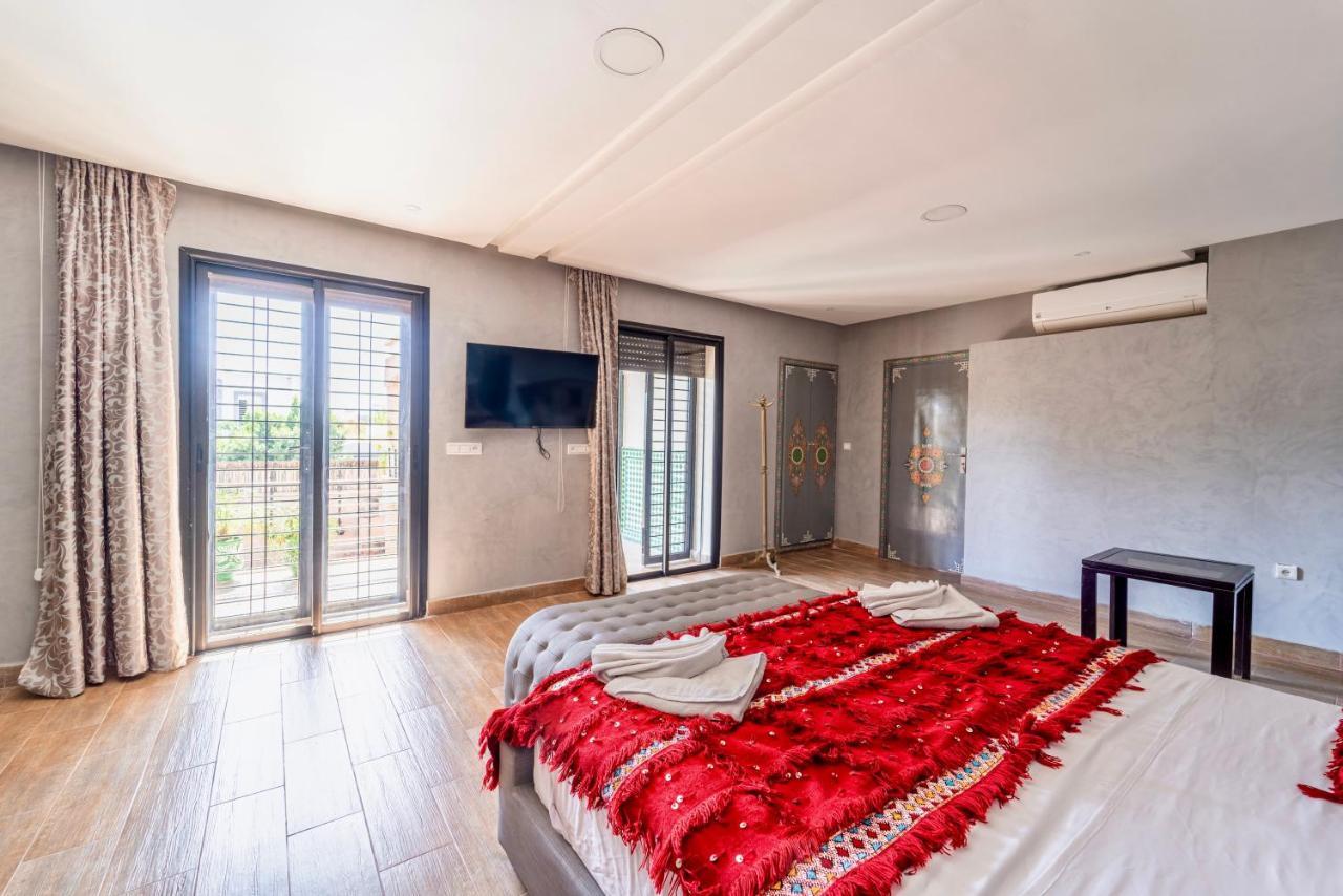 Deluxe Kamer (2 Volwassenen + 1 Kind)