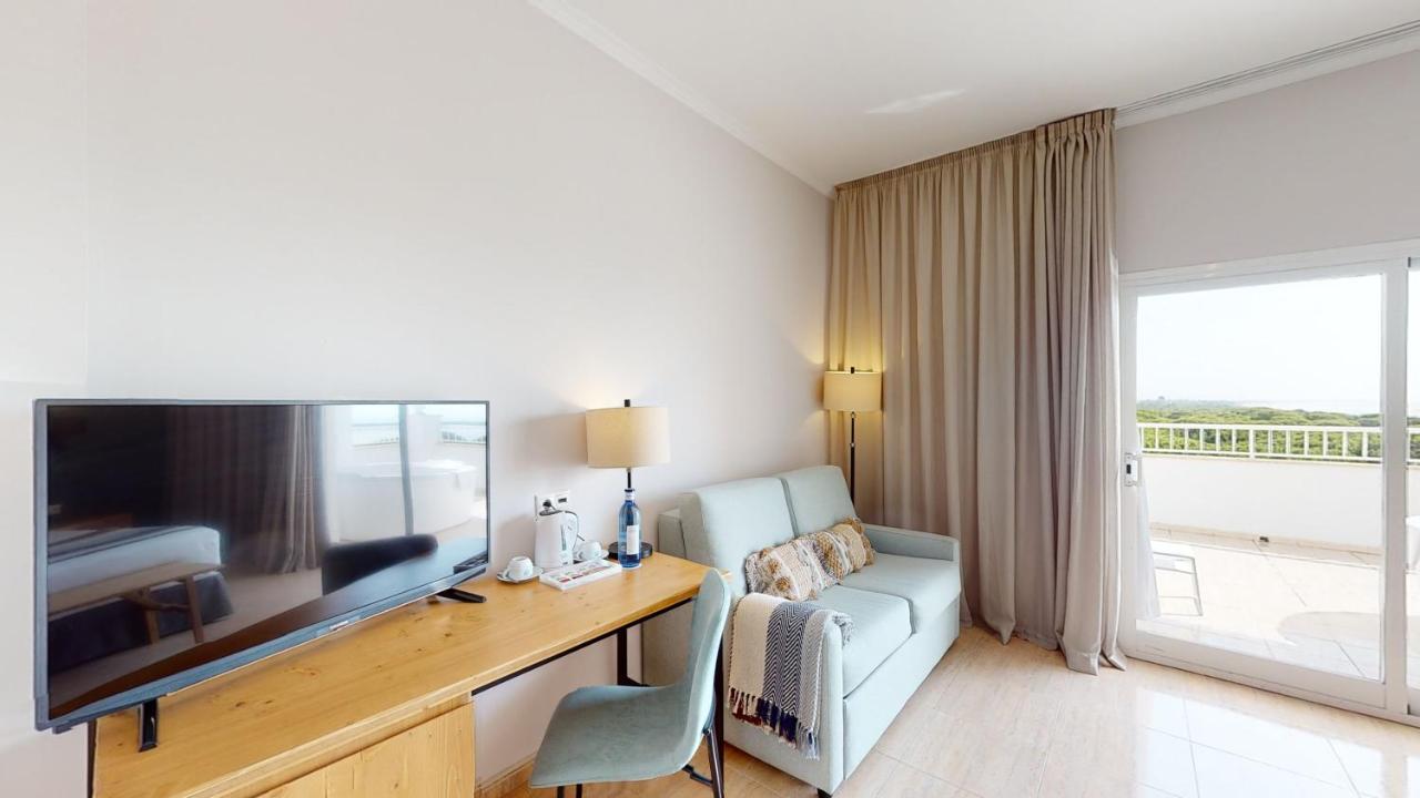 Deluxe Room with Sea View and Hot Tub