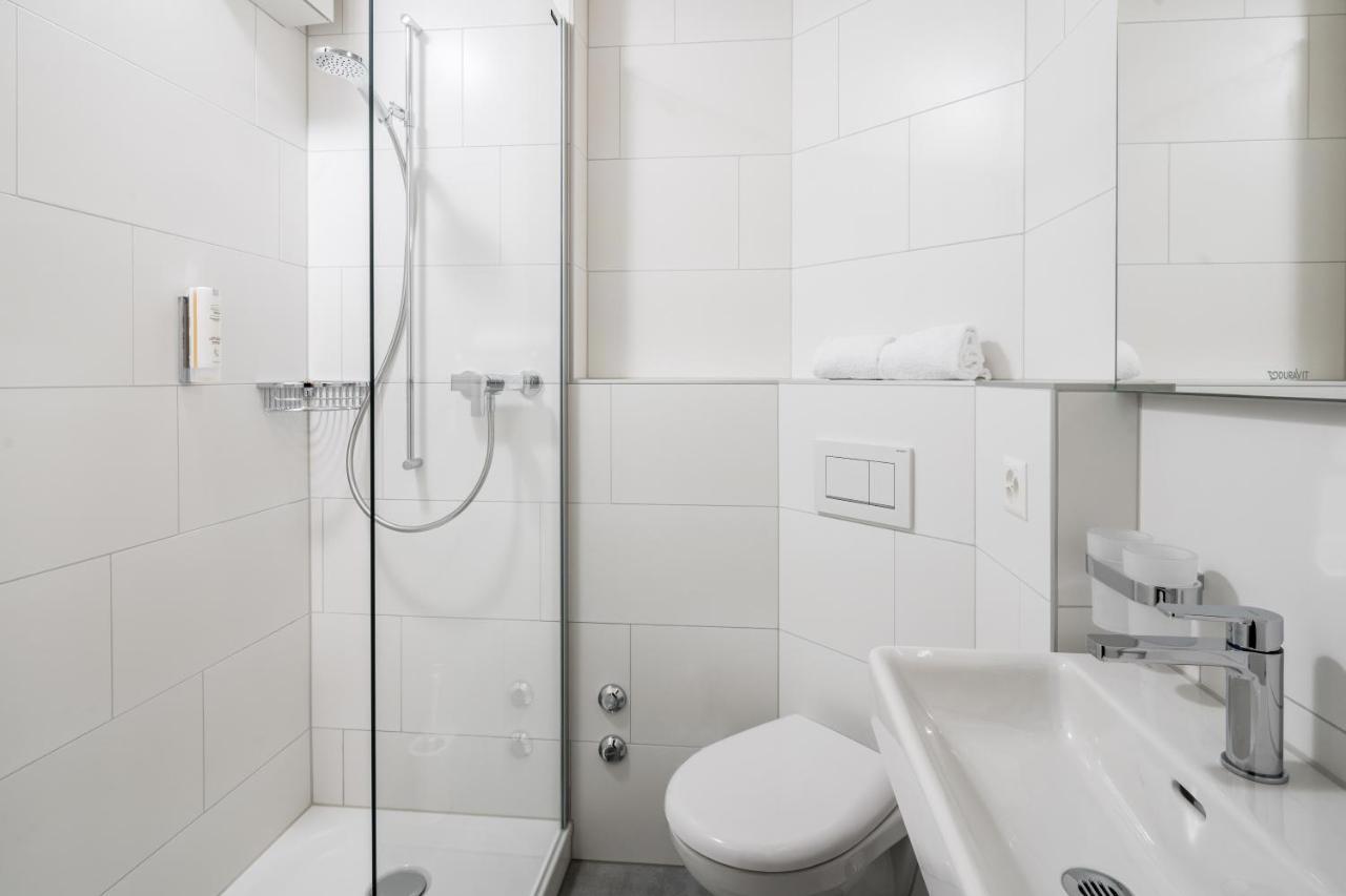 Double or Twin Room Bathroom,1381184663:JPEG
