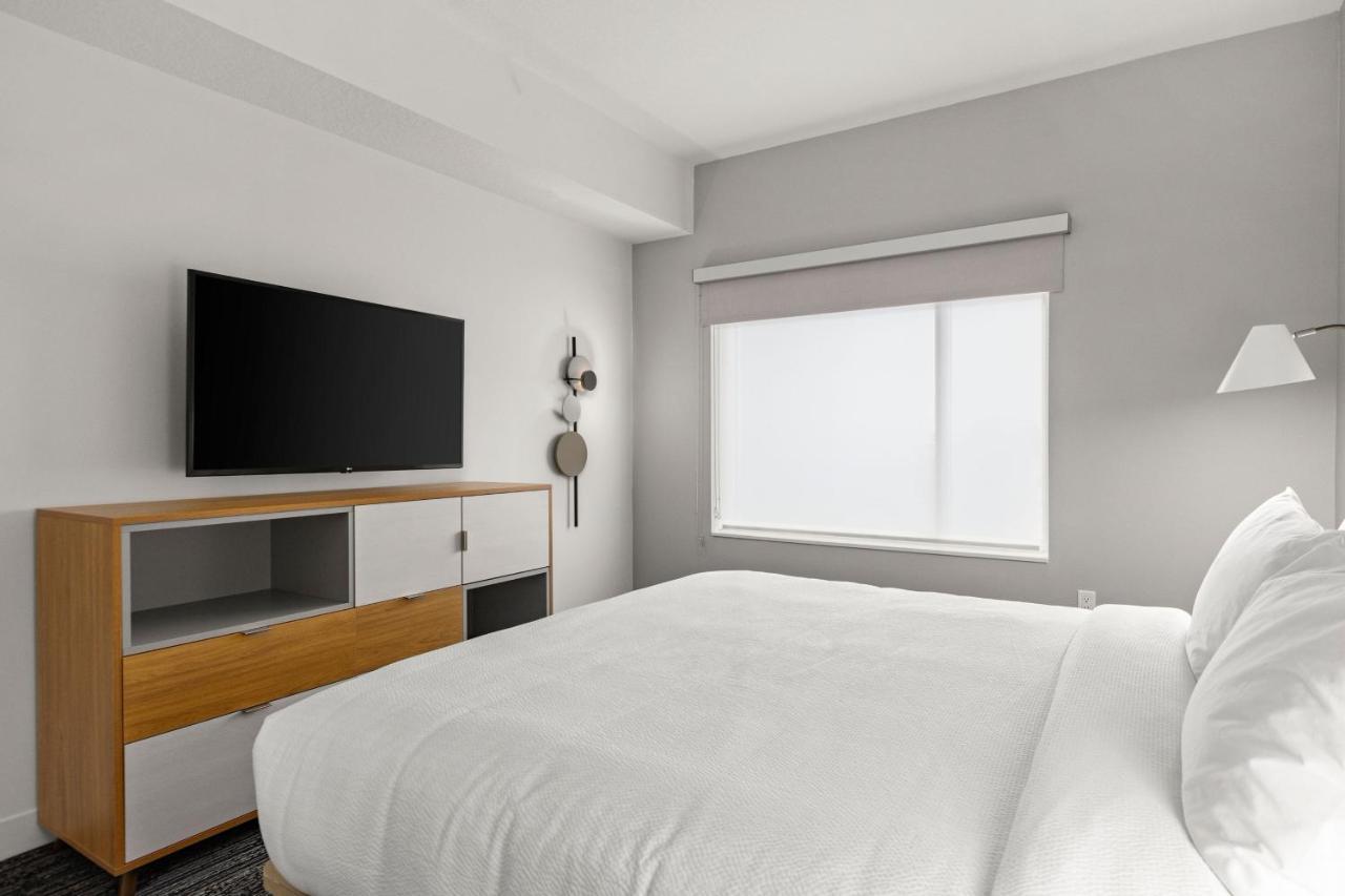 One Bedroom King Suite