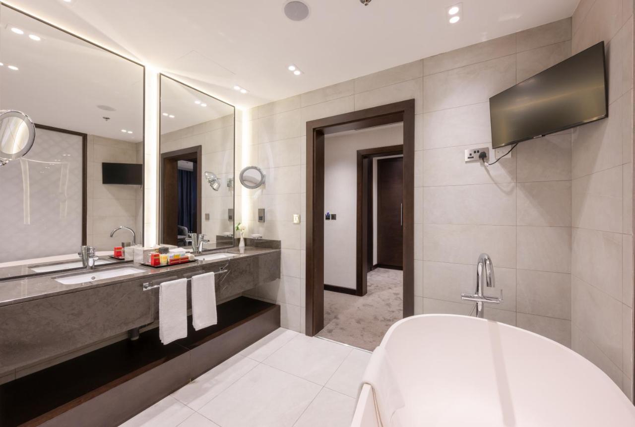 Diplomatic Suite