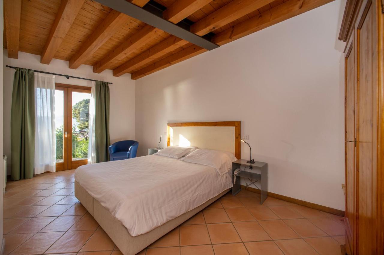 One Bedroom Apartment with Lake View