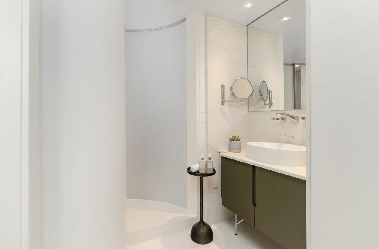 Zena King Suite