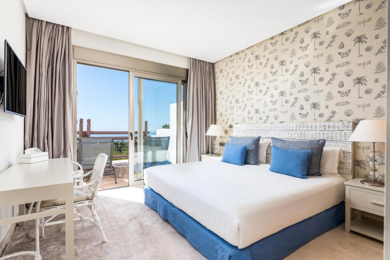 One-Bedroom Suite with Partial Sea View