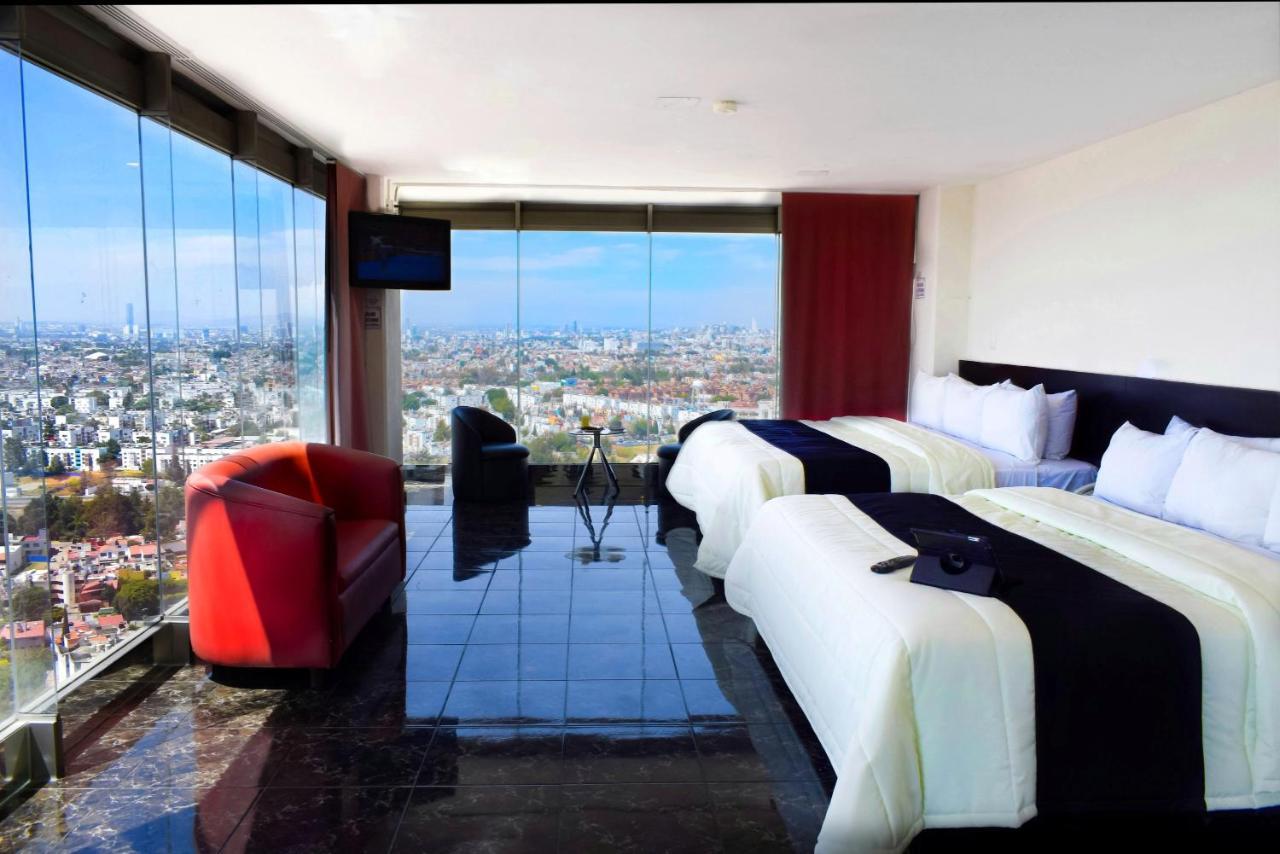 Deluxe Queen Suite