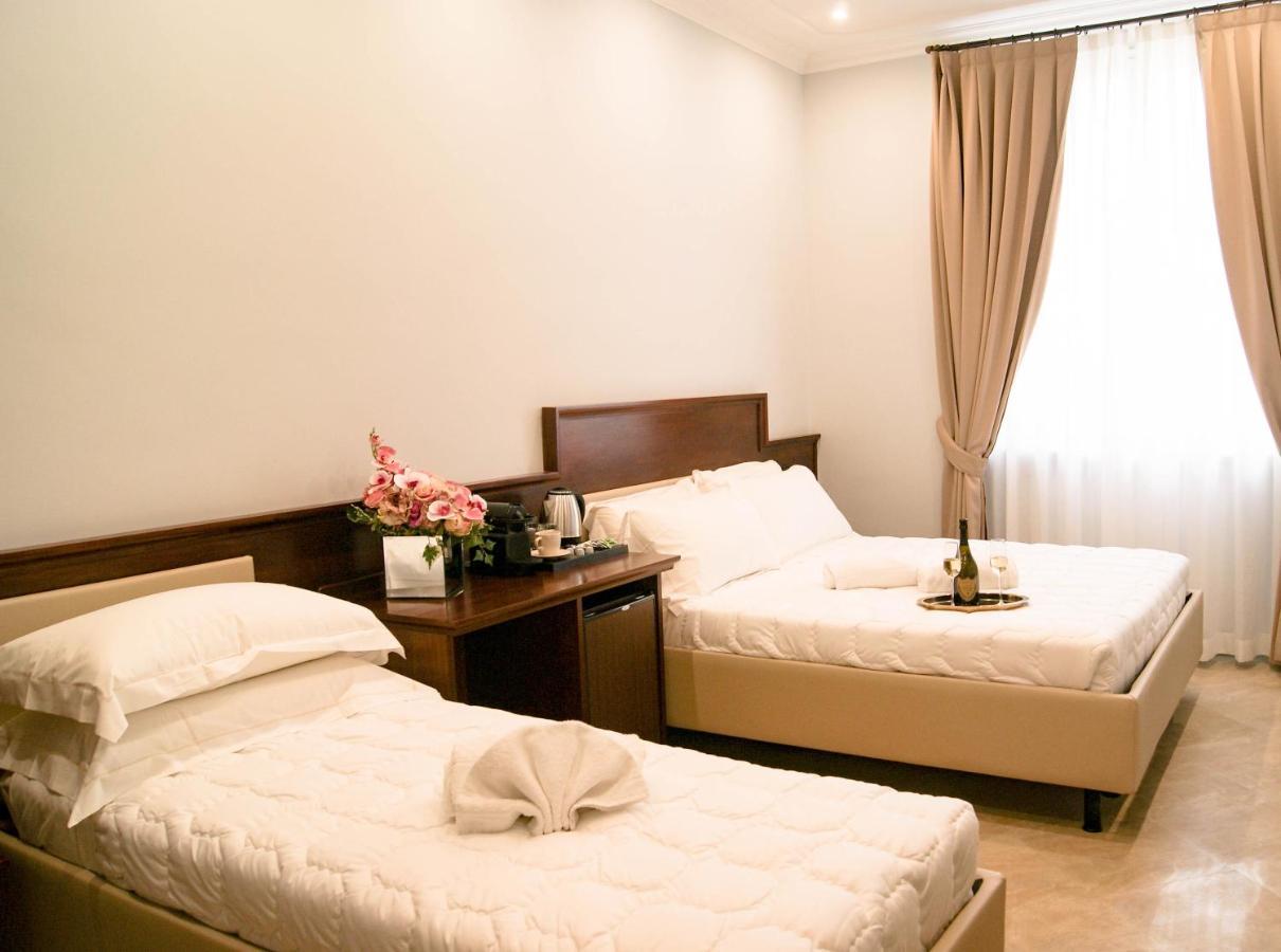 Habitación Triple con vistas a la ciudad