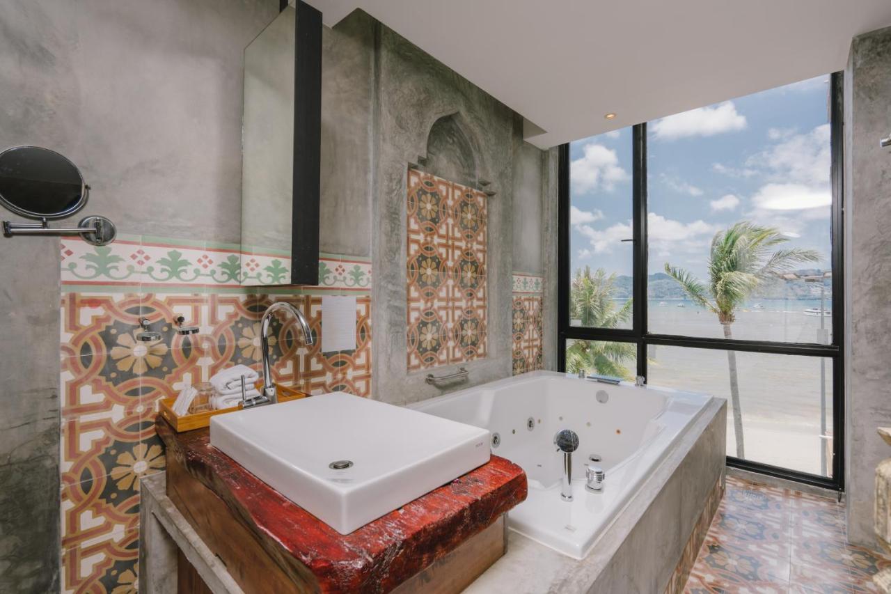 Deluxe Double Studio Sea View Spa Bath,1384807730:JPEG