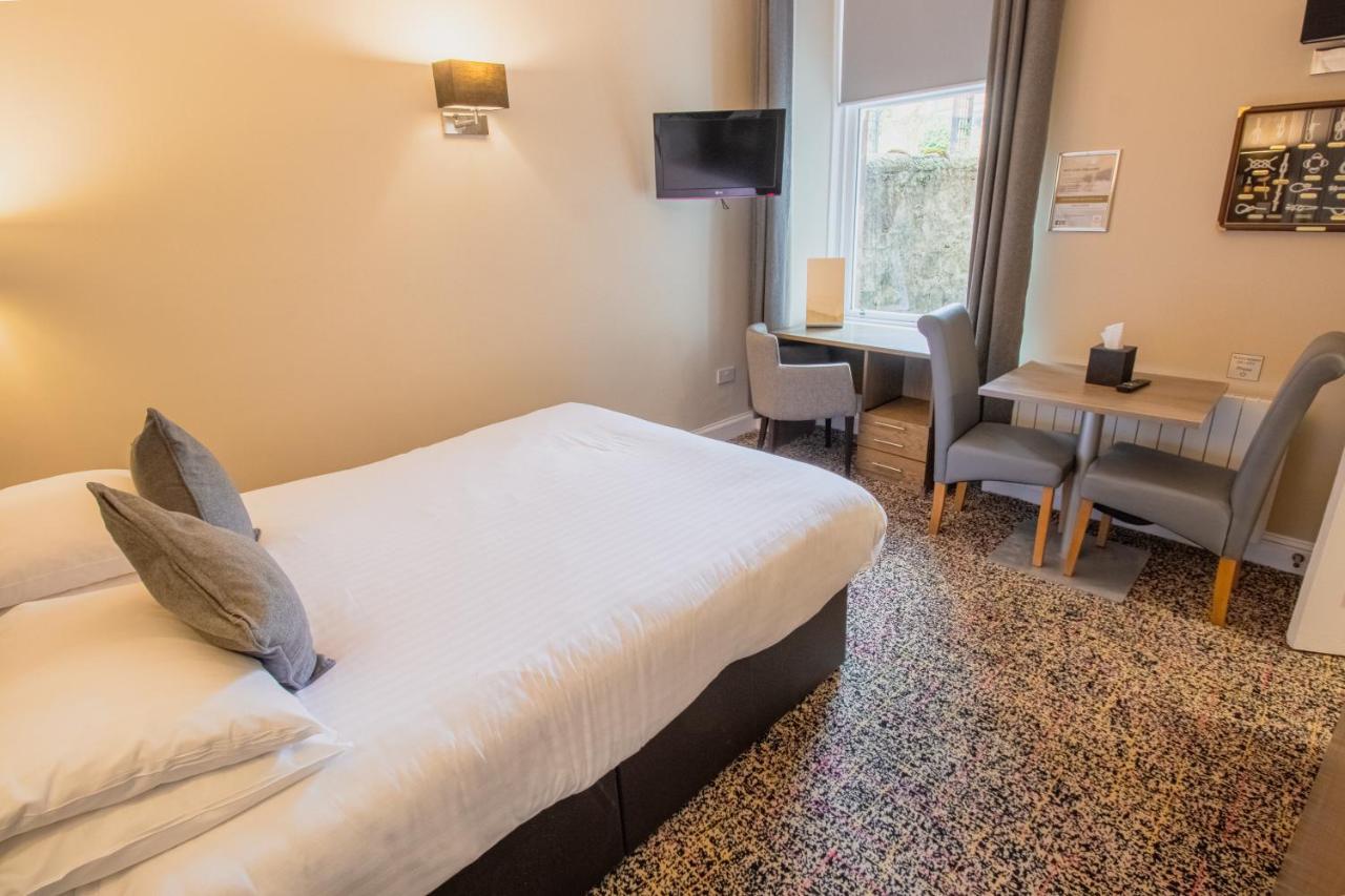 Single Room,967804552:JPEG