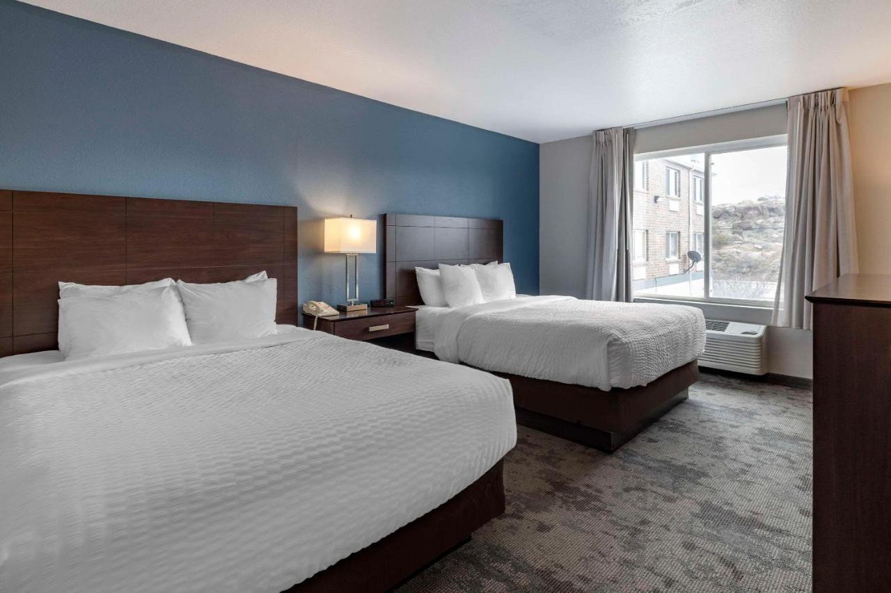 Queen Room with Two Queen Beds - Non-Smoking