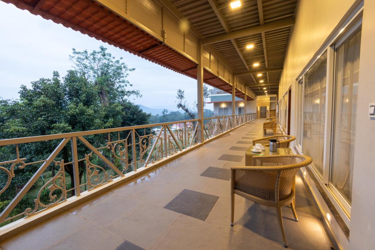 Junior Suite with Garden View