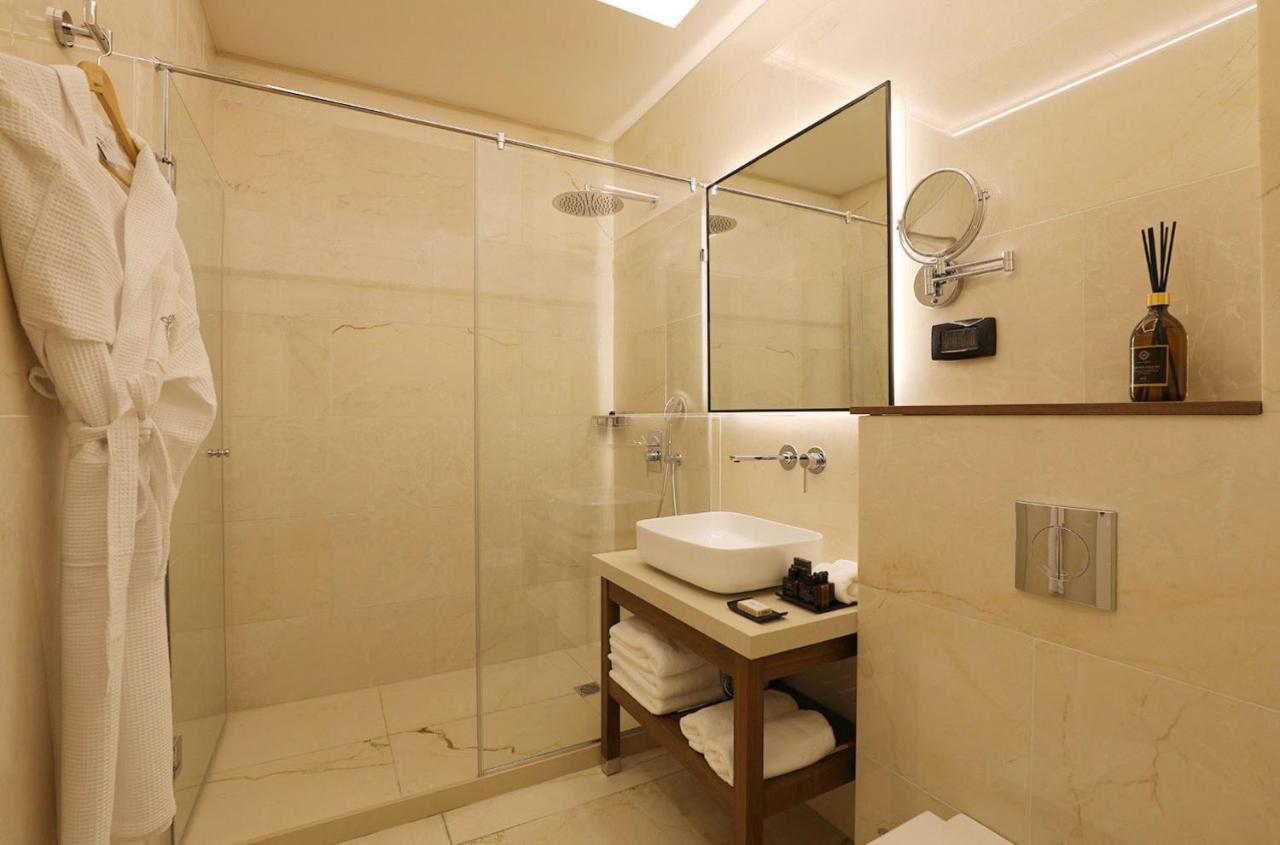 Deluxe Double or Twin Room City View