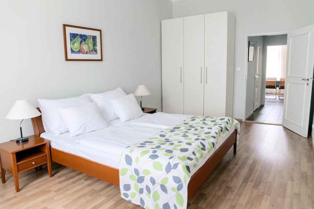 Two-Bedroom Apartment,1387027283:JPEG
