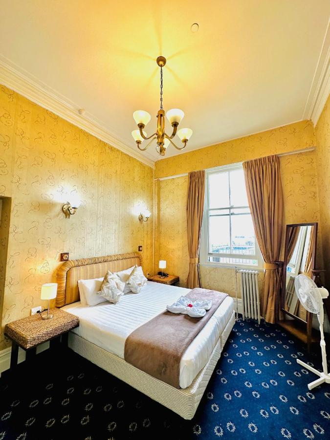 One-Bedroom Suite with Harbour View
