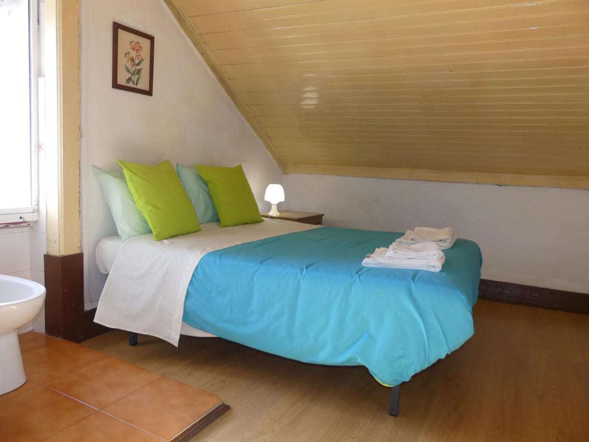 Quarto Duplo com Banheiro Compartilhado