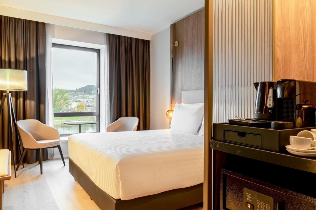 Superior Guest room 1 King River view