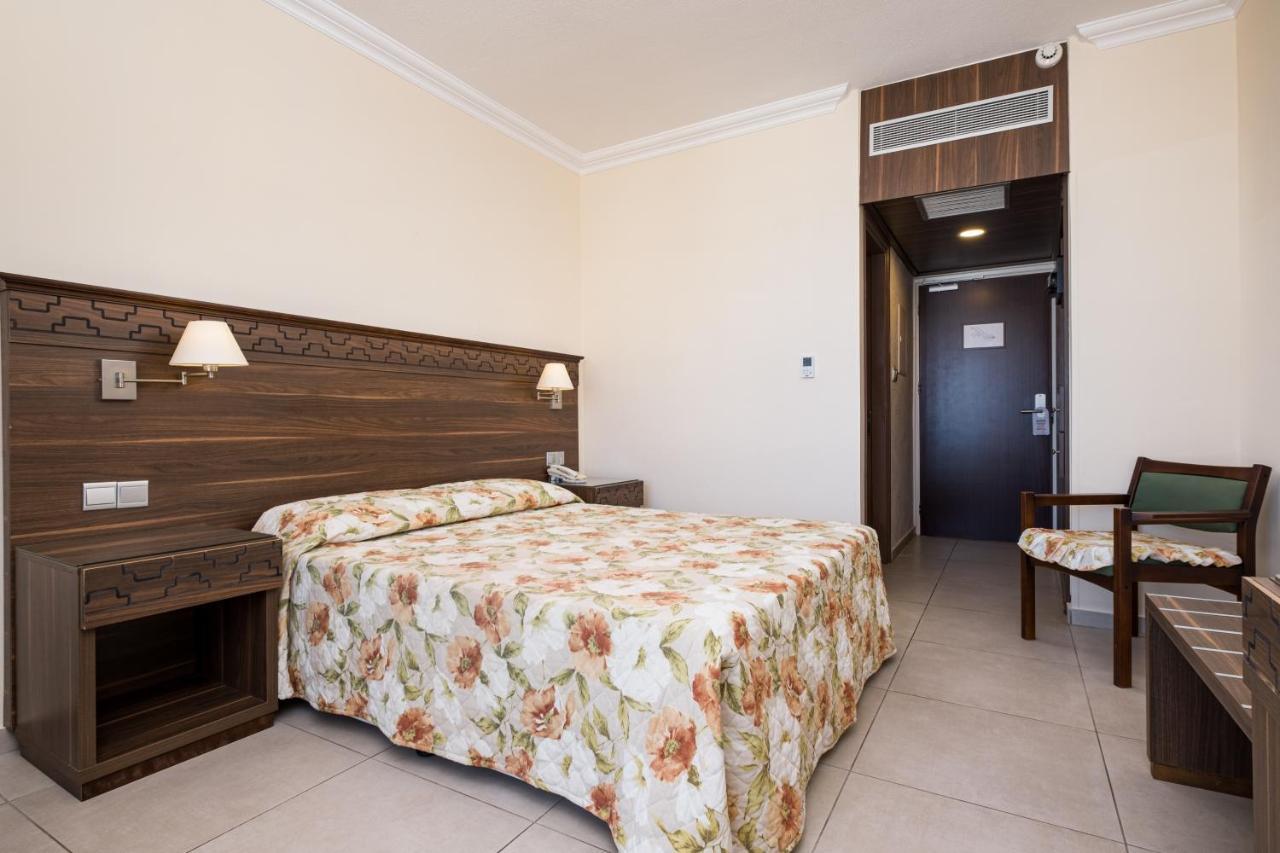 Twin Room with Sea View,1388453660:JPEG