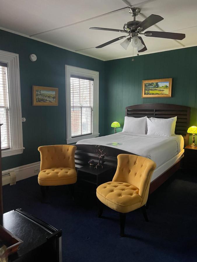 Deluxe Queen Room,1388487758:JPEG