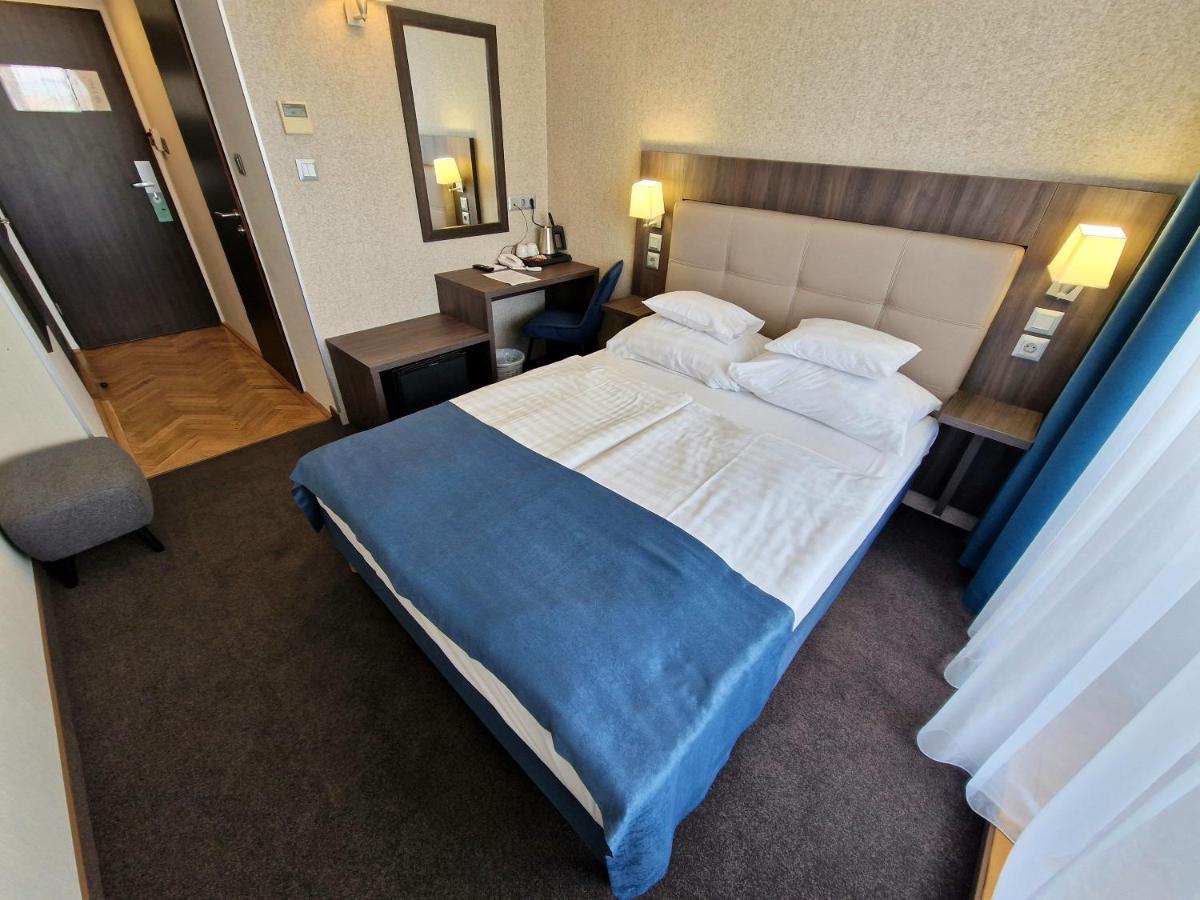 Superior Double Room with Balcony,1388587382:JPEG