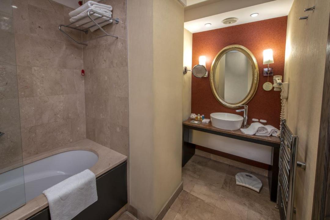 Standard Room,1395028277:JPEG