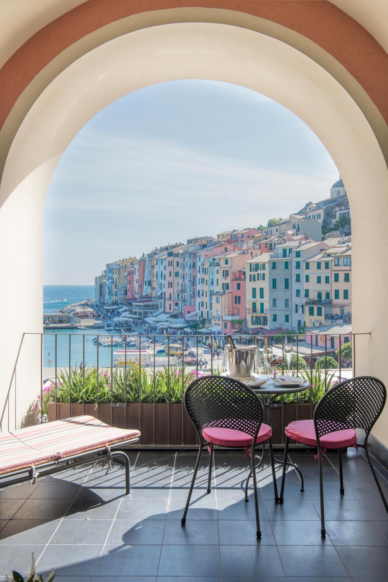 Junior Suite with Terrace and Sea View