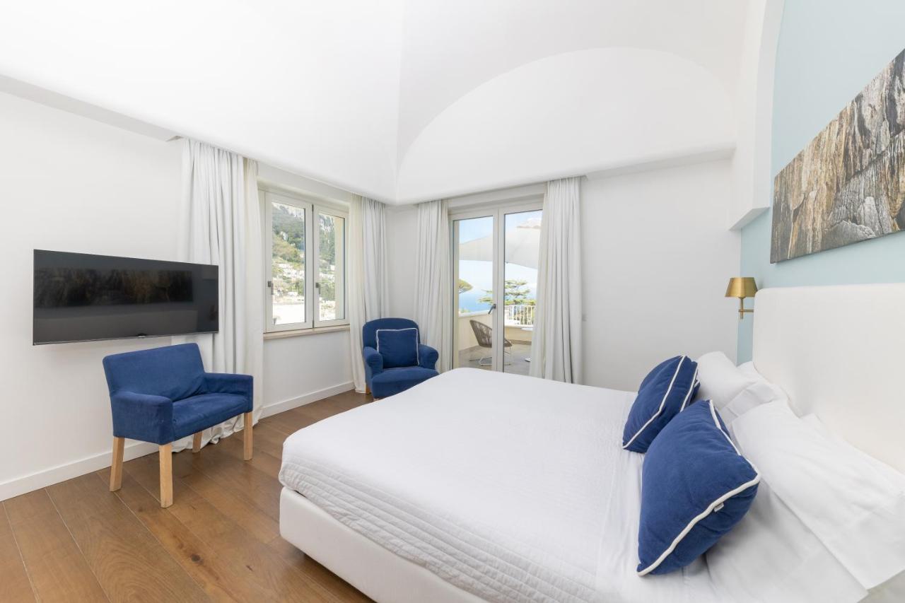 Deluxe Double Room with Balcony and Sea View