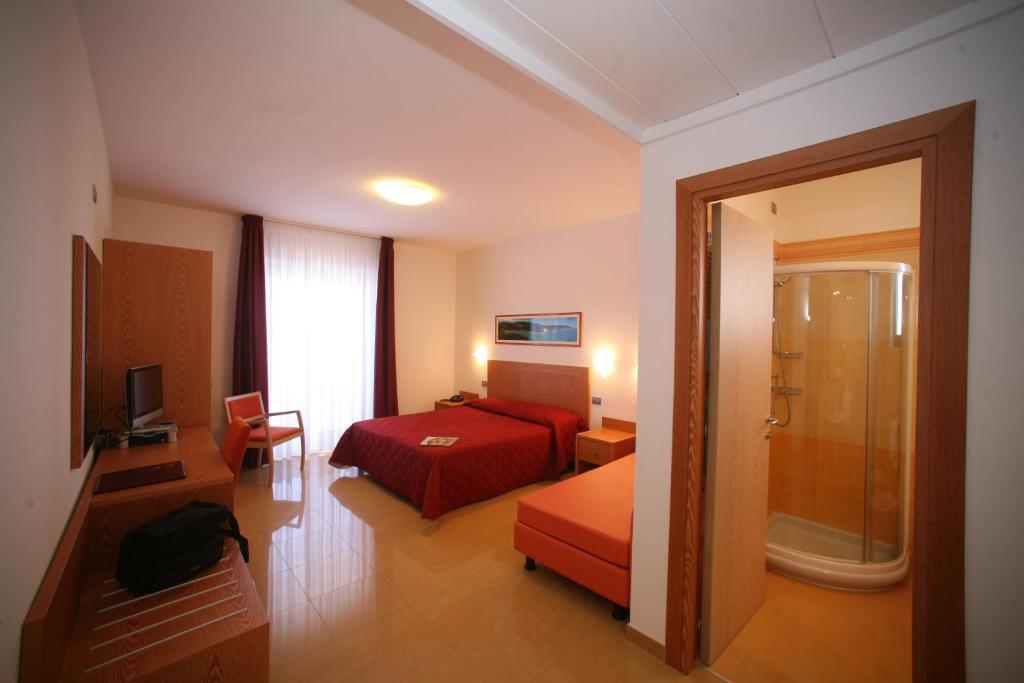 Triple Room with Sea View