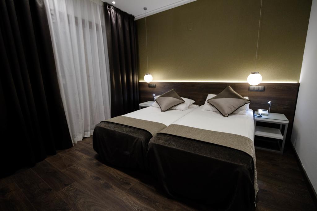 Twin Room,704526943:JPEG