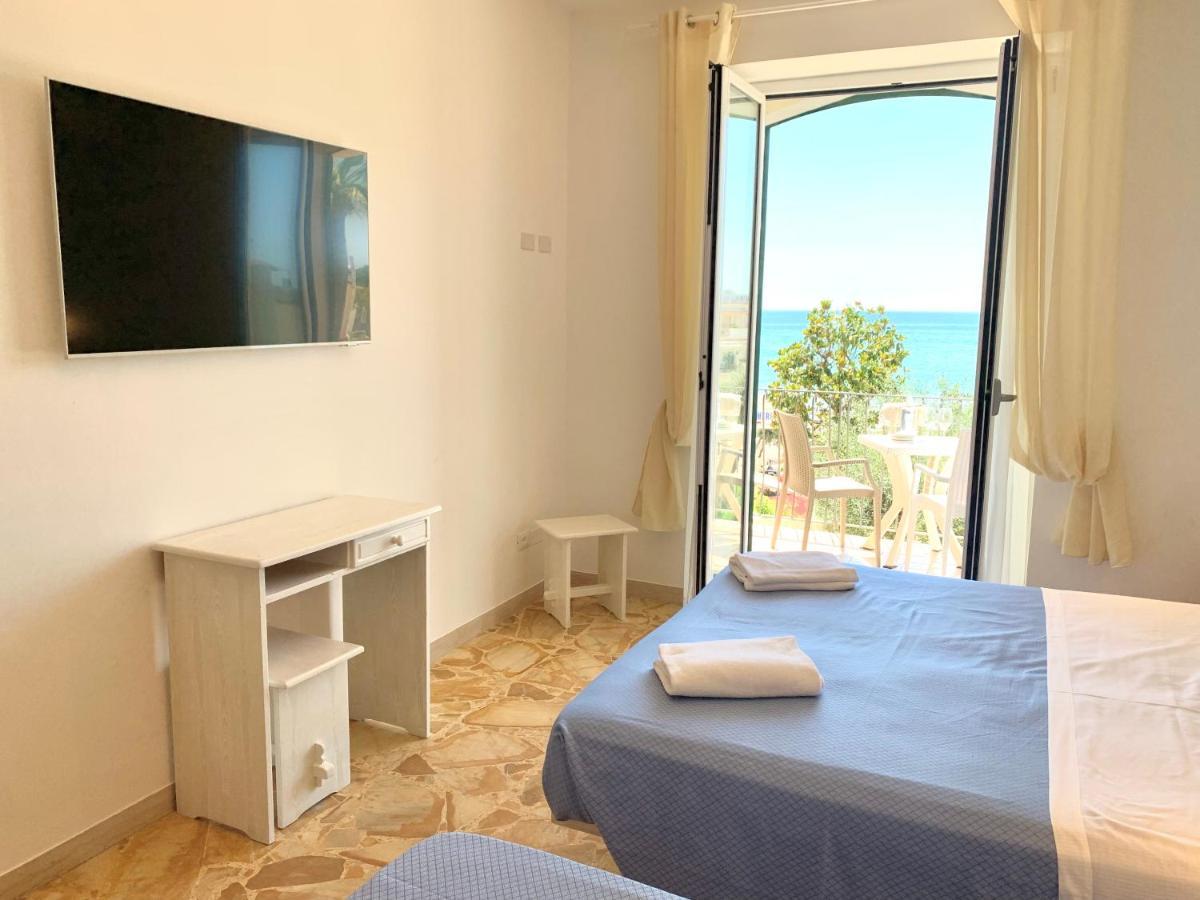 Quadruple Room with Sea View