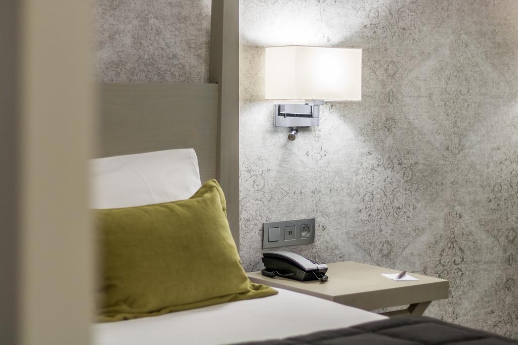Double or Twin Room with Shower