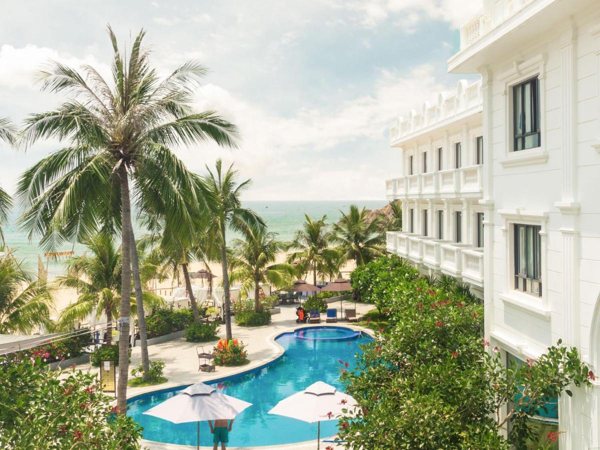 Executive Beach Front and Balcony