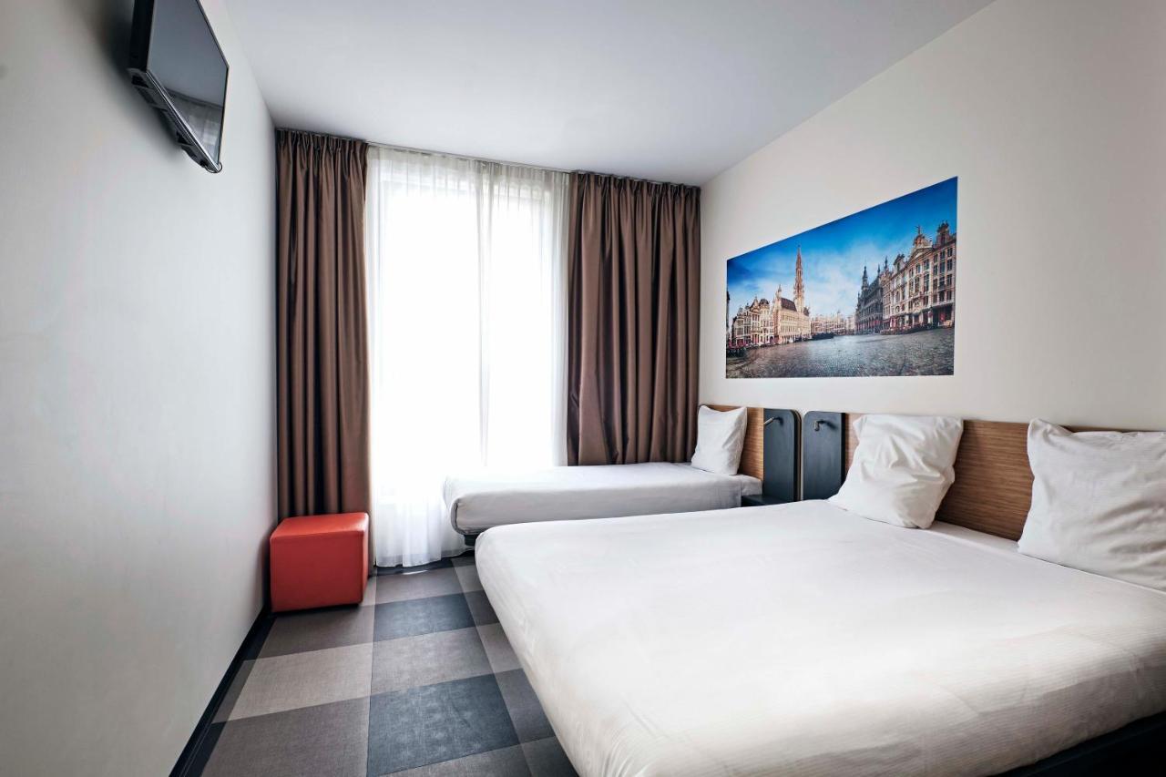 Family triple room