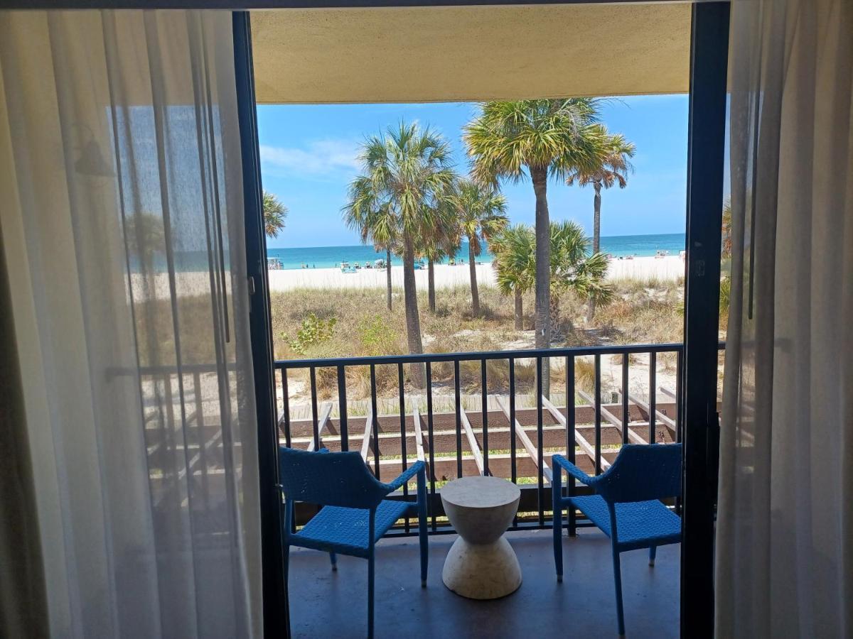 Habitación Doble con balcón orientada al mar - cama grande