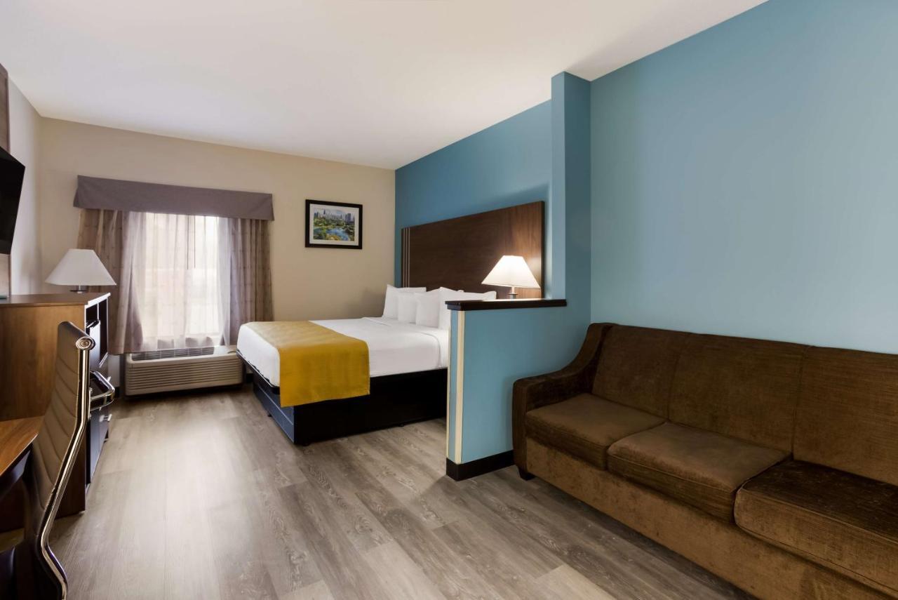King Suite with Sofa Bed