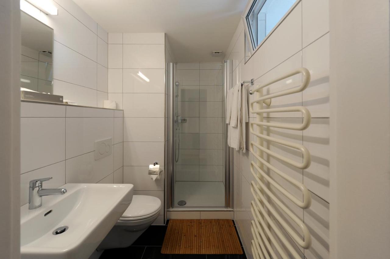 Economy Twin Room Private External Bathroom