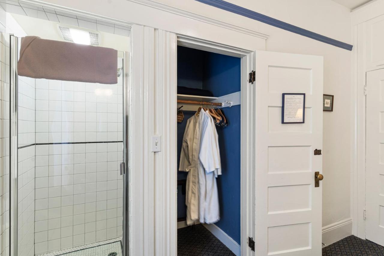 Double Room Shared Toilet