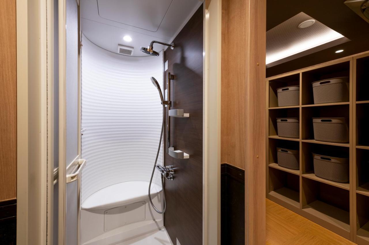 (Women-Only) Premium Capsule Room