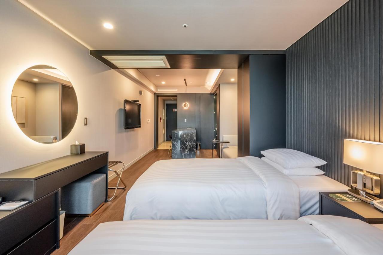 Premier Twin Room,1395866894:JPEG