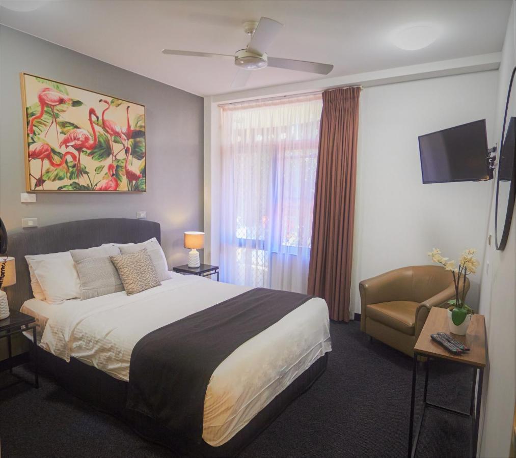 Queen Room,1396018298:JPEG