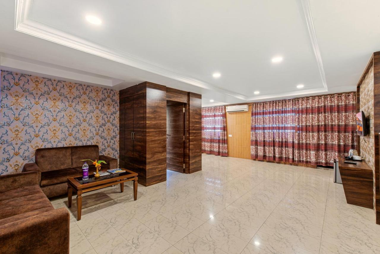 Jacuzzi Suite Room
