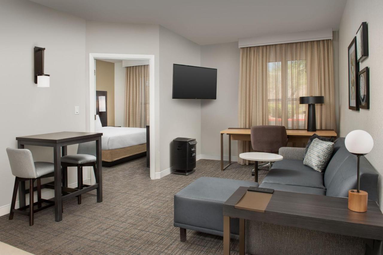 One-Bedroom Queen Suite – Allergy Friendly,1398030296:JPEG