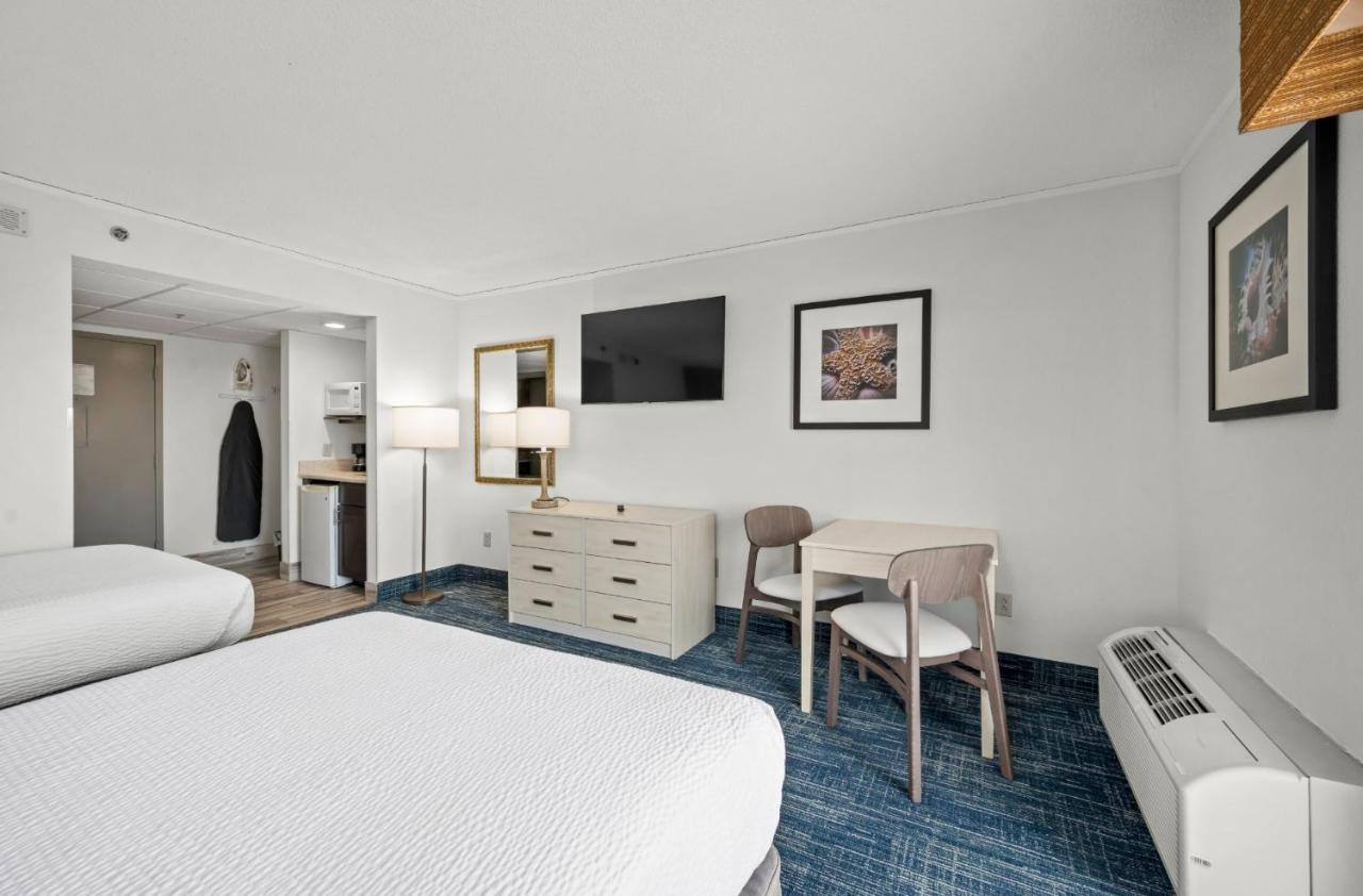 Double Room with Two Double Beds and City View
