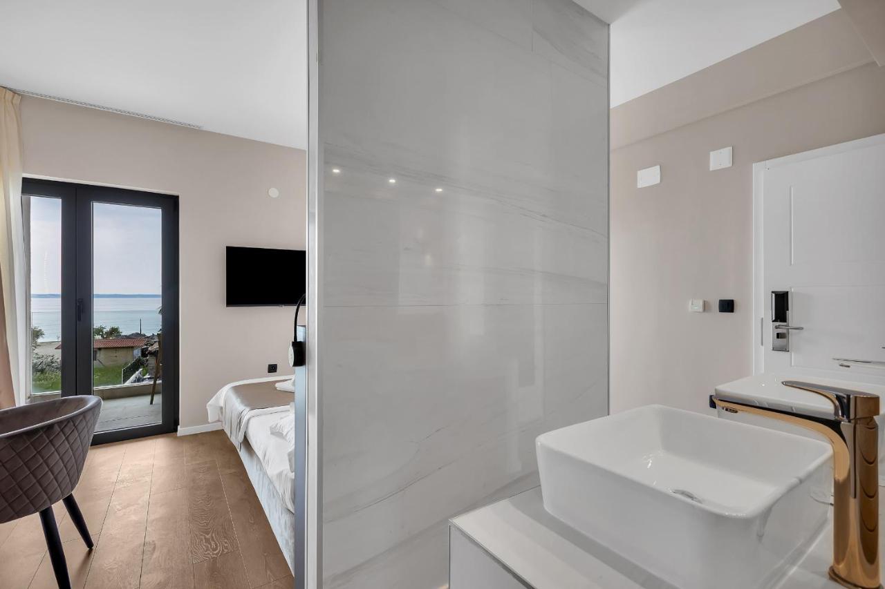 Doppelzimmer mit Meer-/Poolblick
