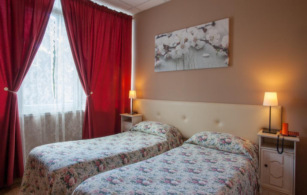 Twin Room with Private Bathroom