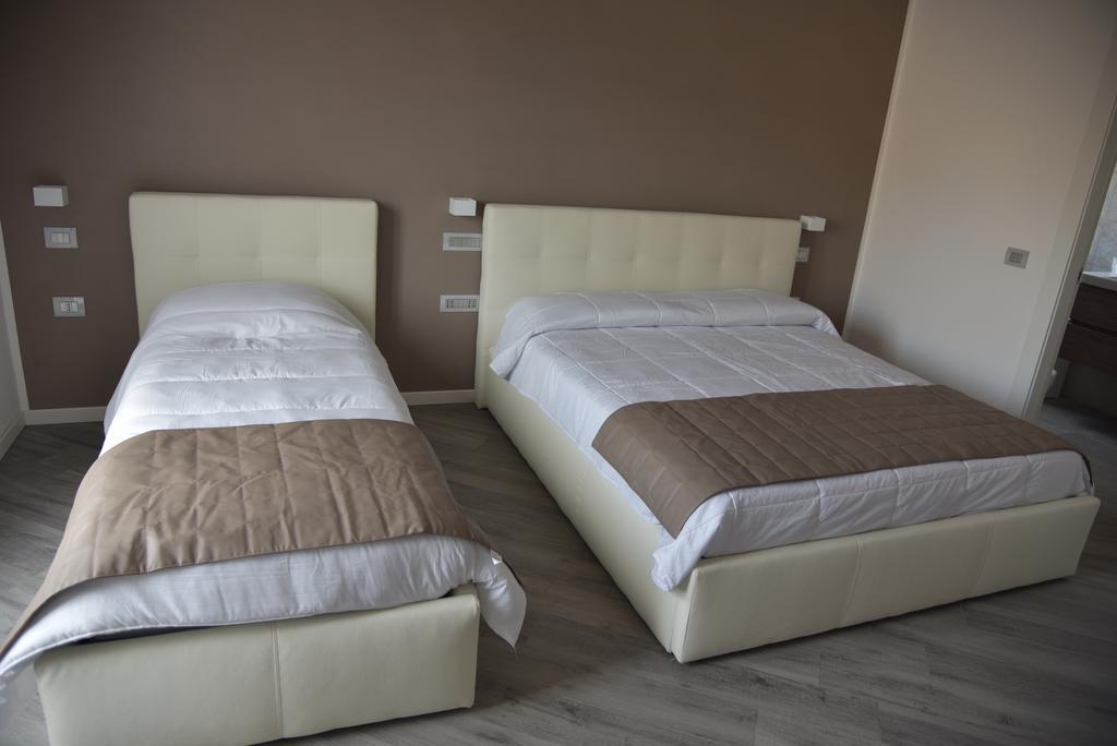 Triple Room with Private Bathroom and Balcony